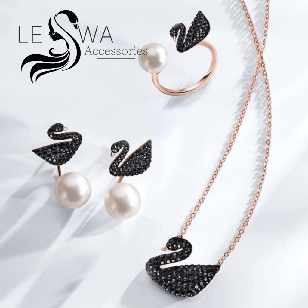 HOẢ TỐC Dây chuyền Thiên Nga đen Swarovski hàng sẵn 2 màu dây bạc, vàng