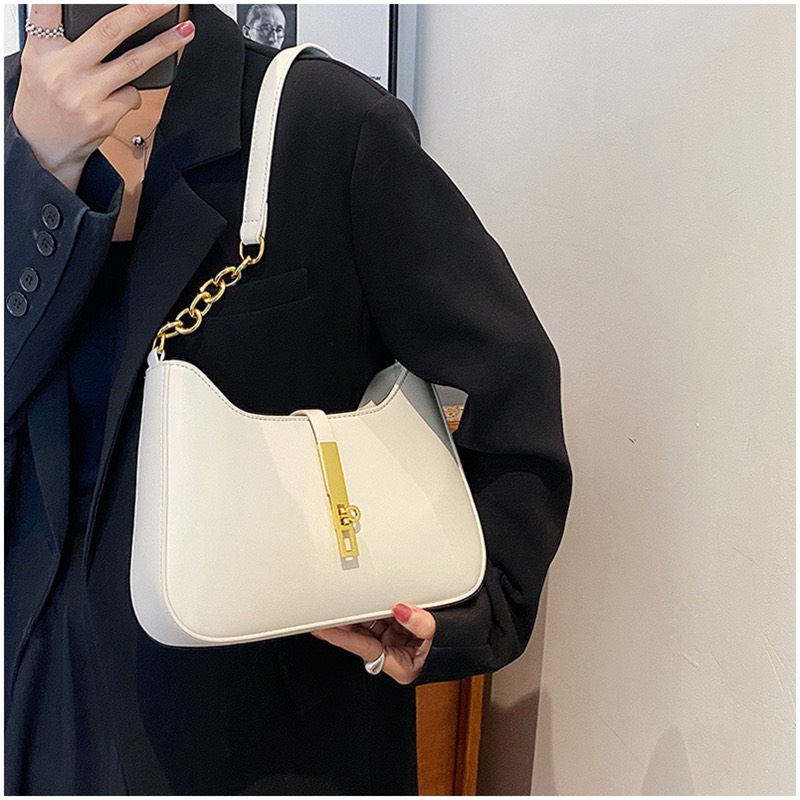 Túi xách nữ đeo vai kẹp nách Ceelyn chất da cao cấp phối khoá vuông thiết kế phù hợp đi làm đi chơi size 22 DT107