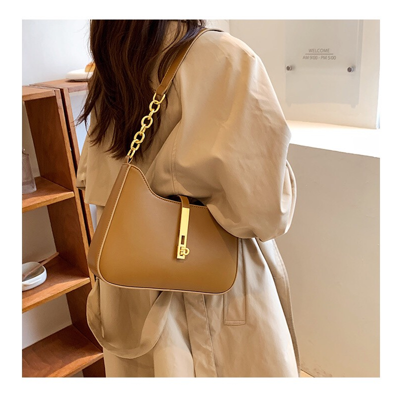 Túi xách nữ đeo vai kẹp nách Ceelyn chất da cao cấp phối khoá vuông thiết kế phù hợp đi làm đi chơi size 22 DT107