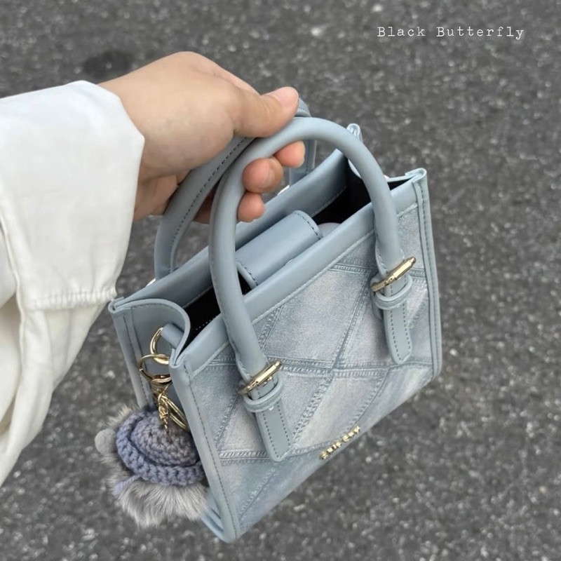 Túi đeo chéo họa tiết Jean không gấu Butterfly