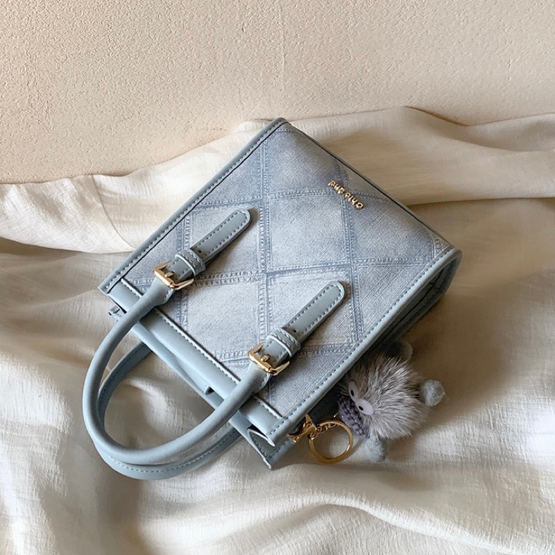 Túi đeo chéo họa tiết Jean không gấu Butterfly