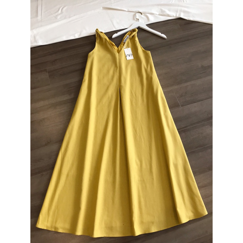 Đầm hai dây xoè A