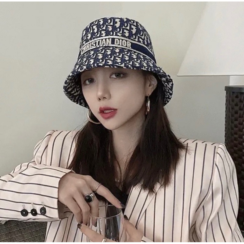 Mũ bucket hoạ tiết thổ cẩm chữ Di.or siêu sang chảnh, nón tai bèo phong cách Unisex