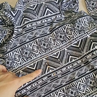 đầm body hở eo,lỗi dơ.thun 1 lớp,size s,v1 dưới 84