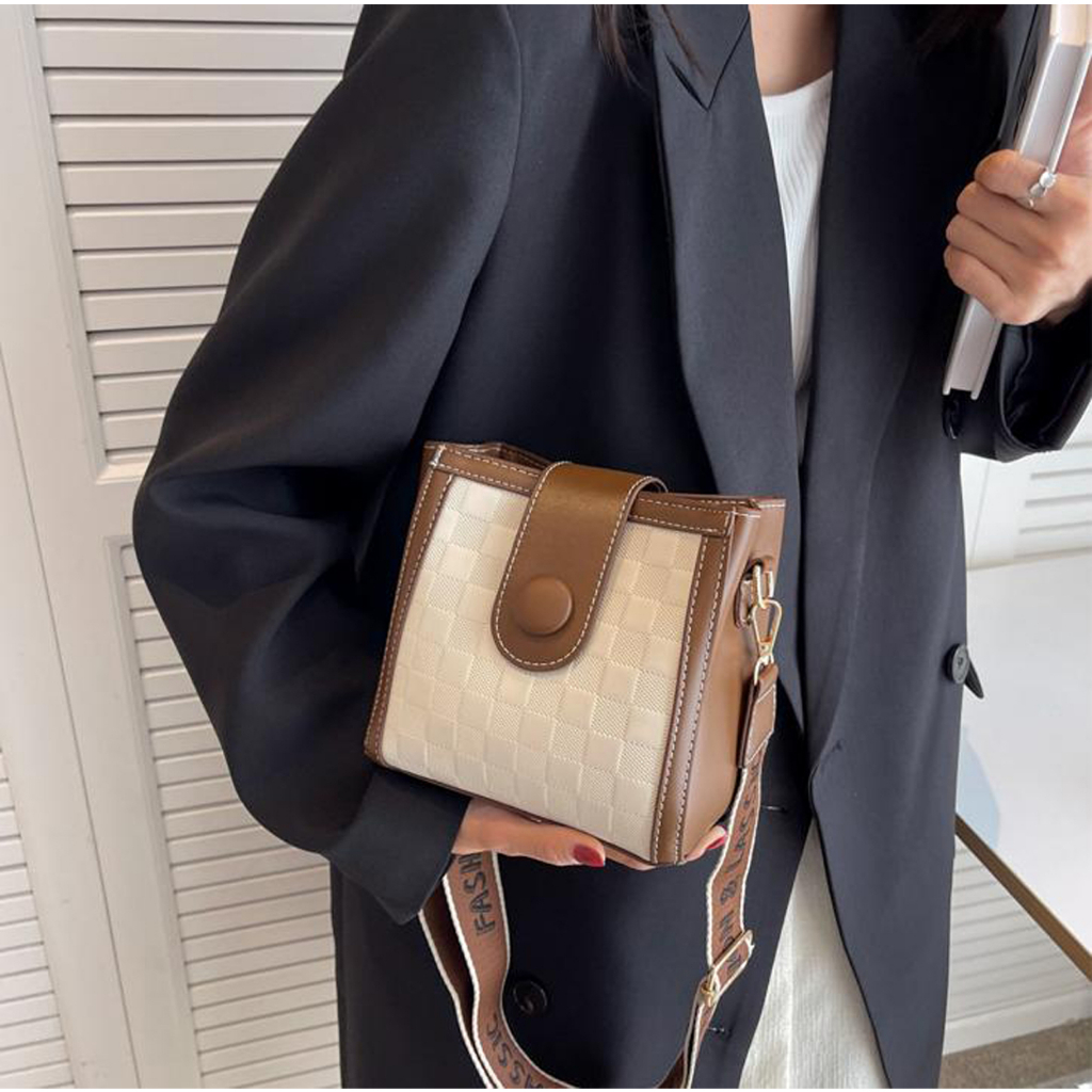 Túi xách nữ đeo chéo Bag.ThanhThu thời trang phong cách đi chơi đi du lịch Cúc kẻ ô 741
