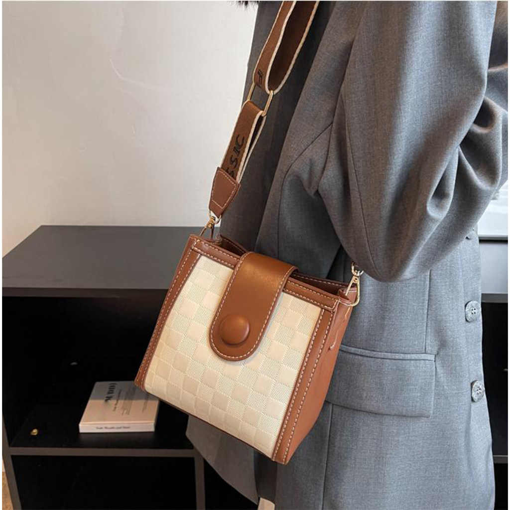 Túi xách nữ đeo chéo Bag.ThanhThu thời trang phong cách đi chơi đi du lịch Cúc kẻ ô 741