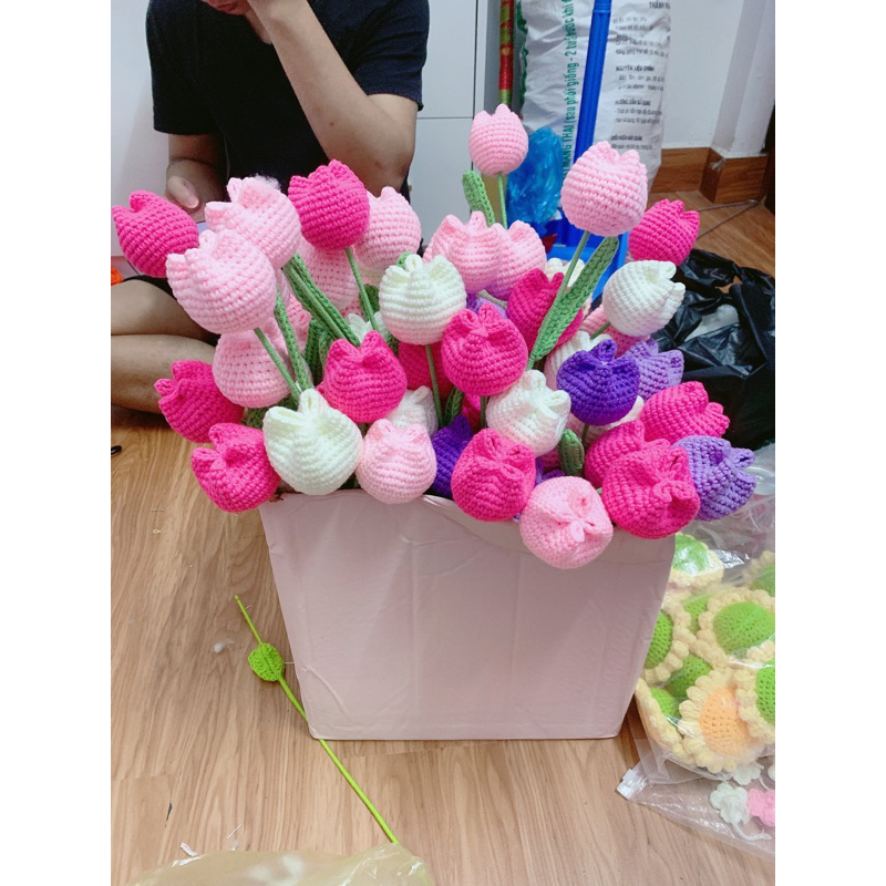Hoa len tulip 1 bông lẻ xinh xắn