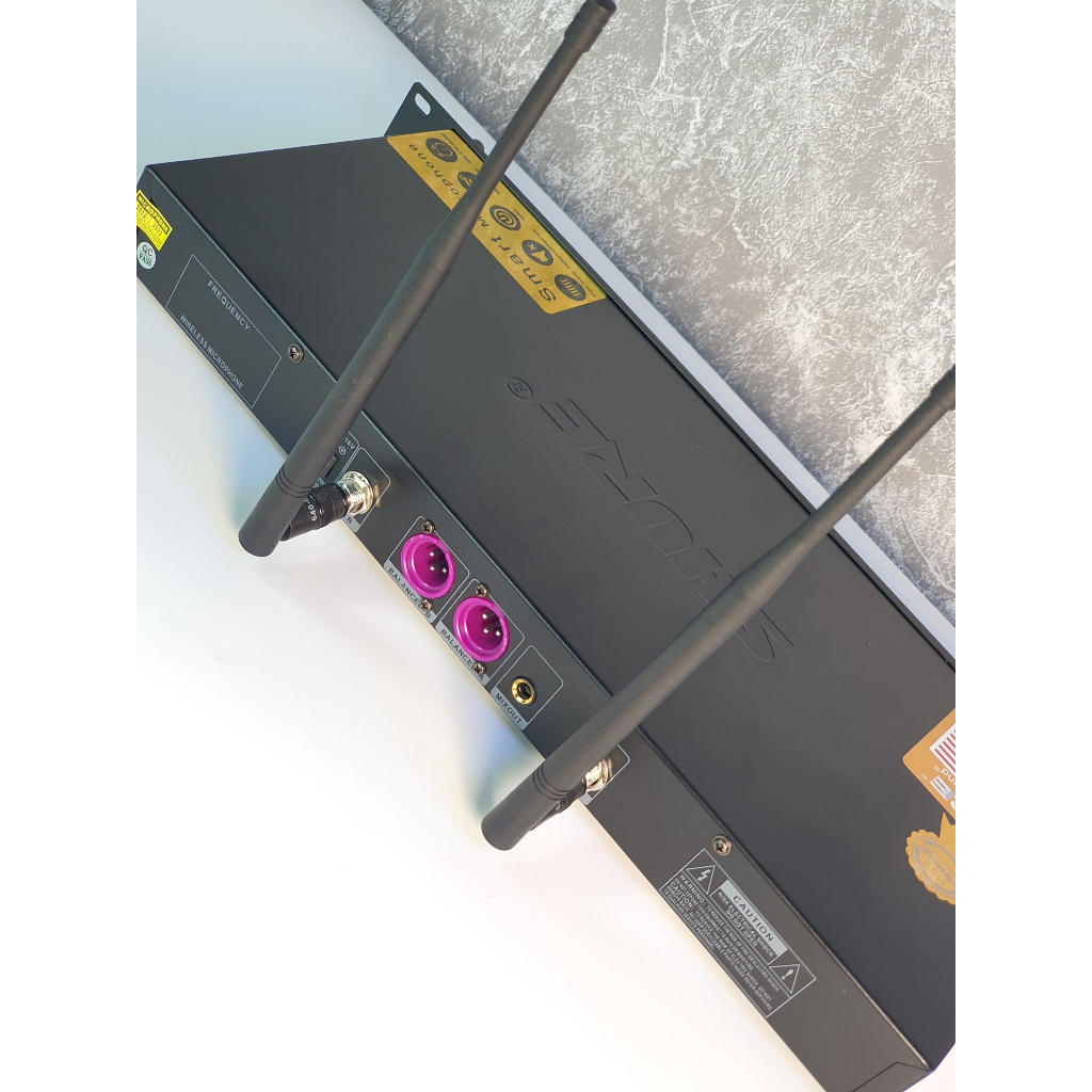 MICRO karaoke UGX 50 không dây New 2020 Board đỏ, 2 anten hàng loại 1 cao cấp 5.0