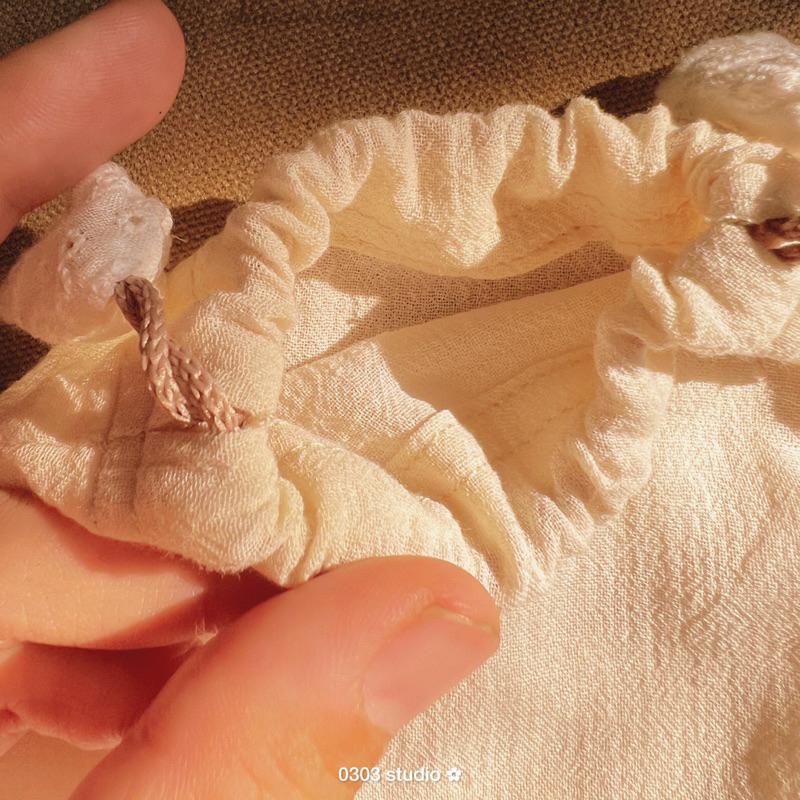 | 0303 studio | Túi dây rút thêu hoa - vải xô