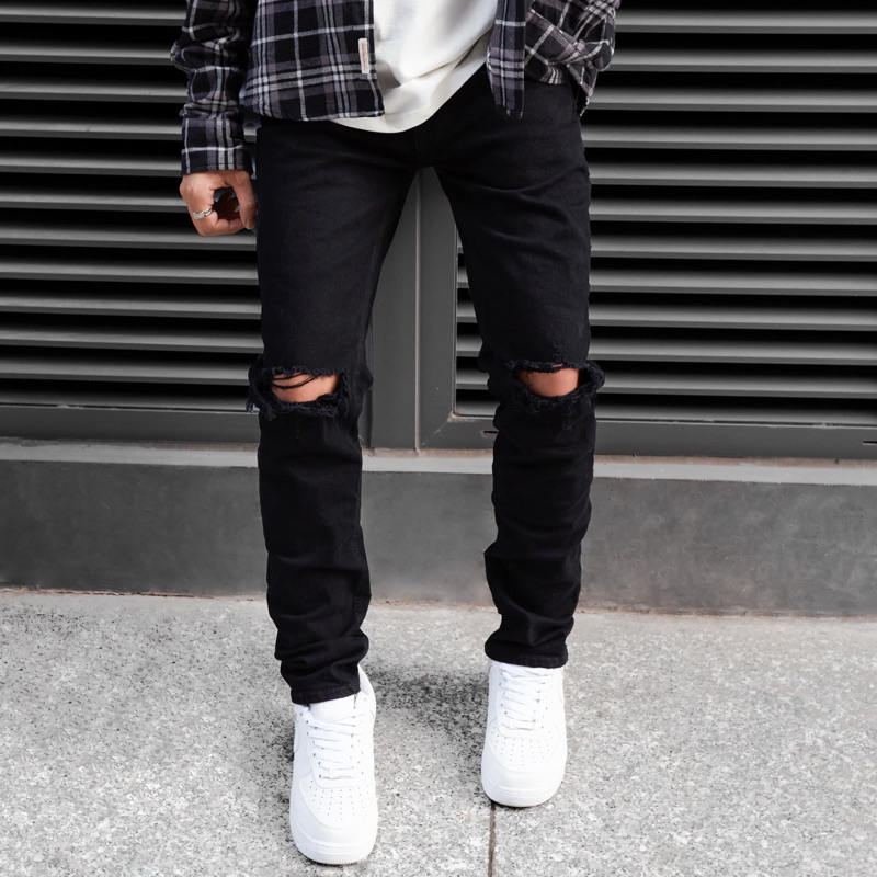 Quần jean nam đen rách gối cao cấp chất đẹp, form ôm vừa, co giãn thoải mái.