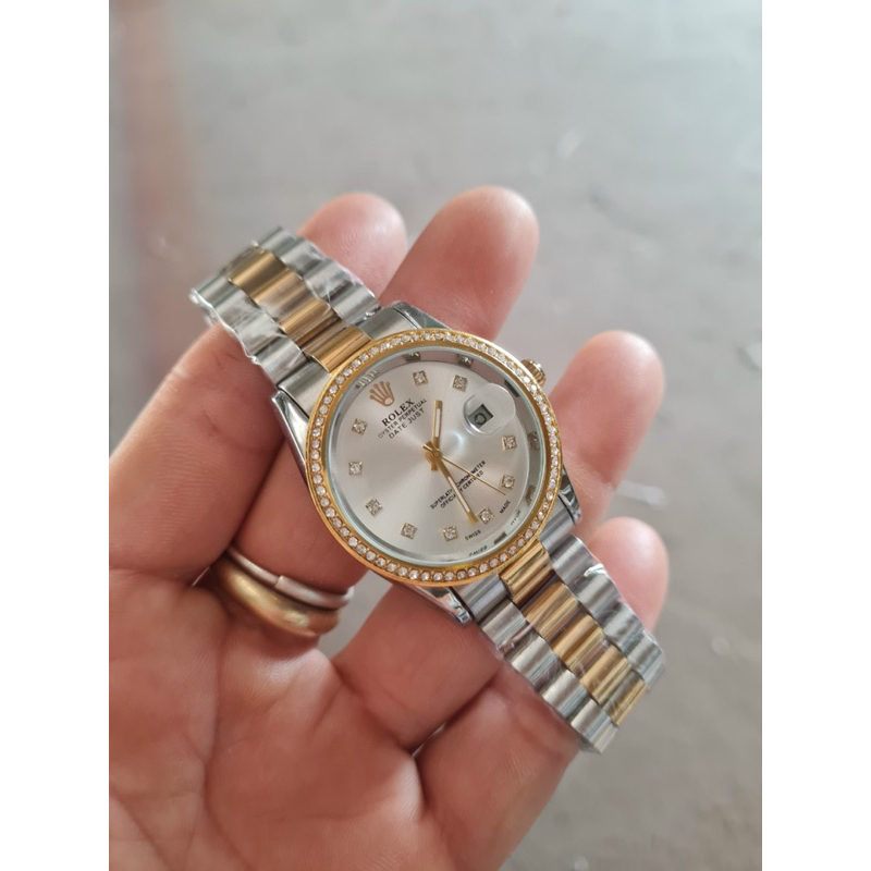 Đồng hồ nam Rolex - viền đá dây kim loại chống nước.