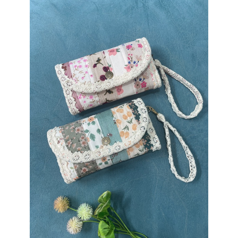 🌸ví xinh (Handmade) mẫu cổ điển đựng vừa các dòng điện thoại vải ghép siêu xinh 🌸