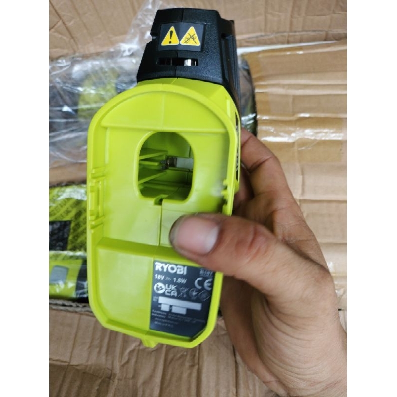 Đèn pin ryobi 18v bóng led