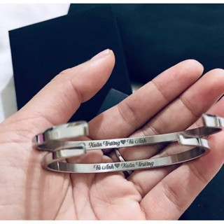 Lắc Tay Đôi Cuff Unisex Khắc Tên Bản Đẹp Không Gỉ, Vòng Tay Cuff Nam Nữ Tình Yêu -VC01