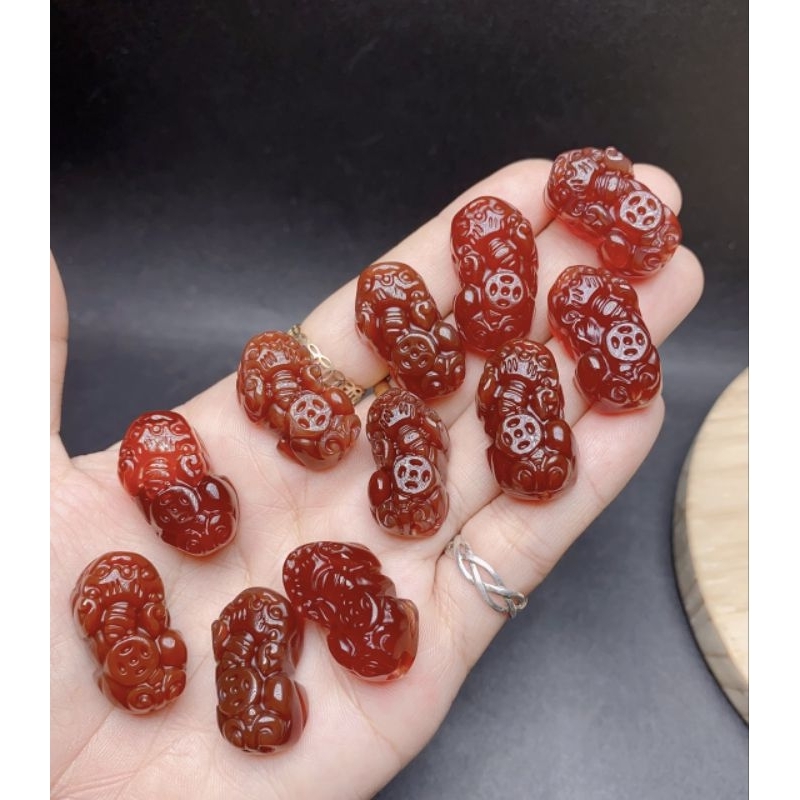 Tỳ hưu đá mã não đỏ