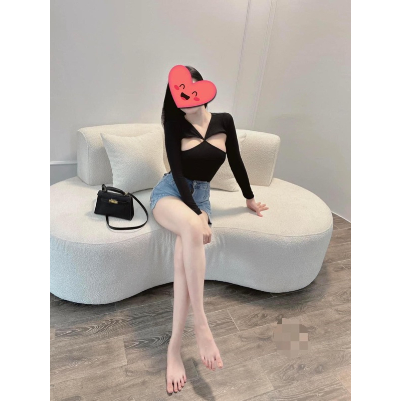 Áo kiểu khoet nguc xinh ạ