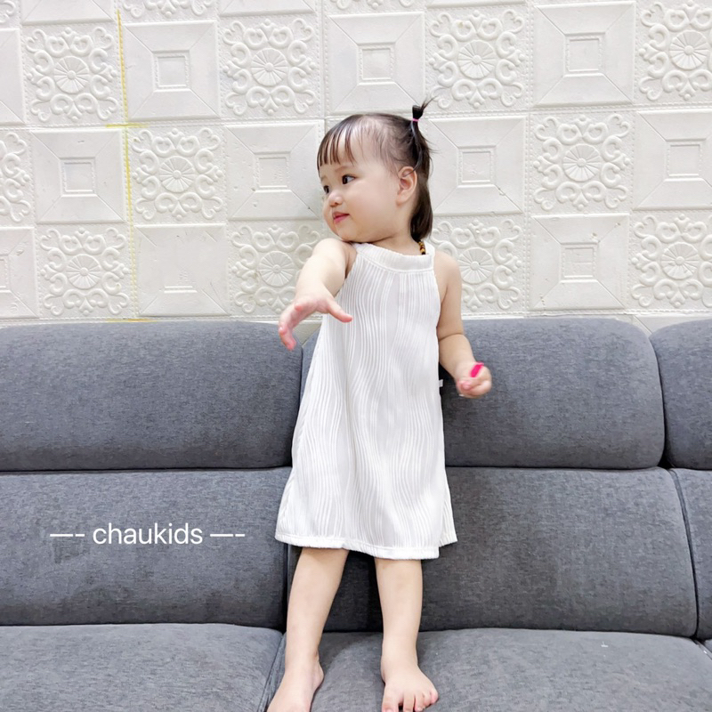 Váy xuông cổ yếm cho bé gái