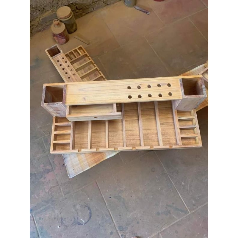 Khay gỗ đựng tông đơ 6 ngăn 2 hố có ngăn kéo