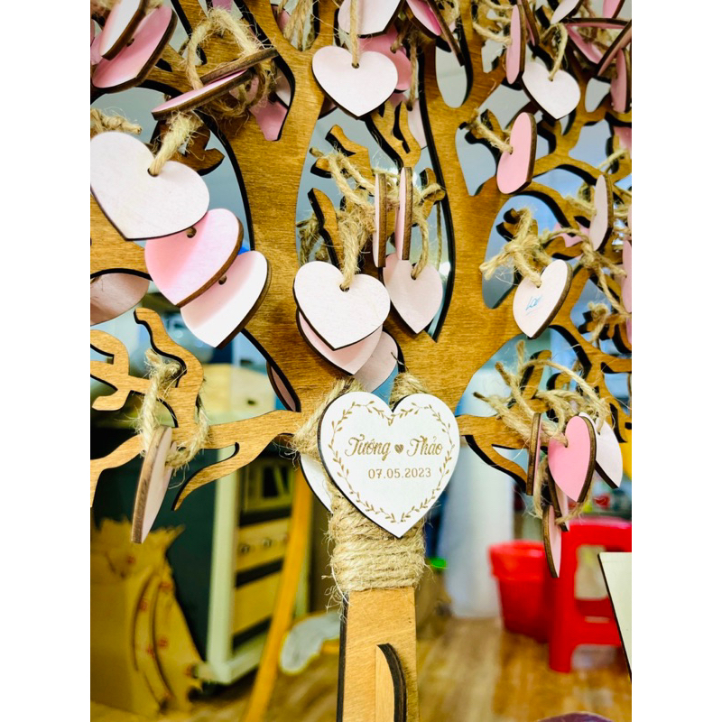 Cây hạnh phúc- treo trái tim ký tên cho khách mời trong đám cưới- decor bàn gallery