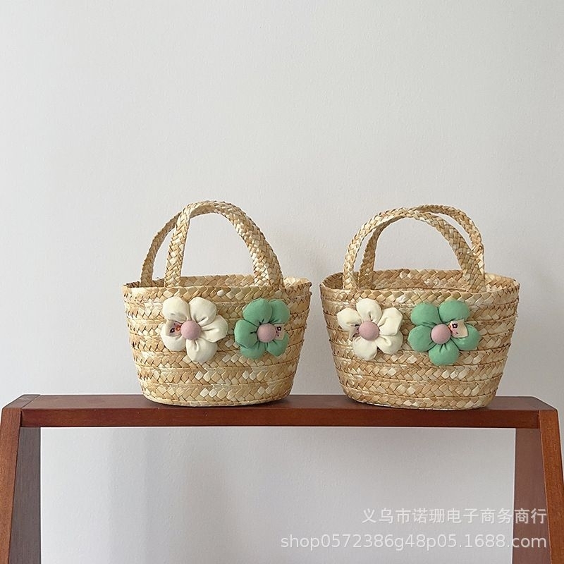 Phụ kiện giỏ cói cầm tay cho bé