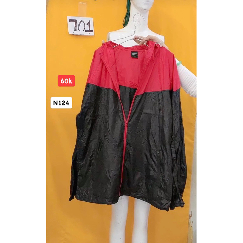 áo khoác dù đỏ đen size L/XL.S701