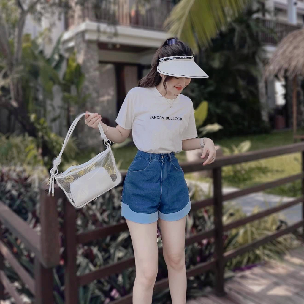 Set áo thun + quần jean. CÓ 1 màu. KÈm hình chụp thật 100%. Size dưới 54kg vừa. Đơn giản mà đẹp. Mua nhanh kẻo hết nha