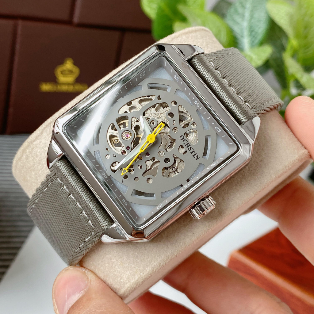 Đồng hồ nam Ochstin cơ lộ máy với thiết kế siêu đẹp, dây dù mền đeo rất êm tay, dòng cao cấp chạy siêu mượt