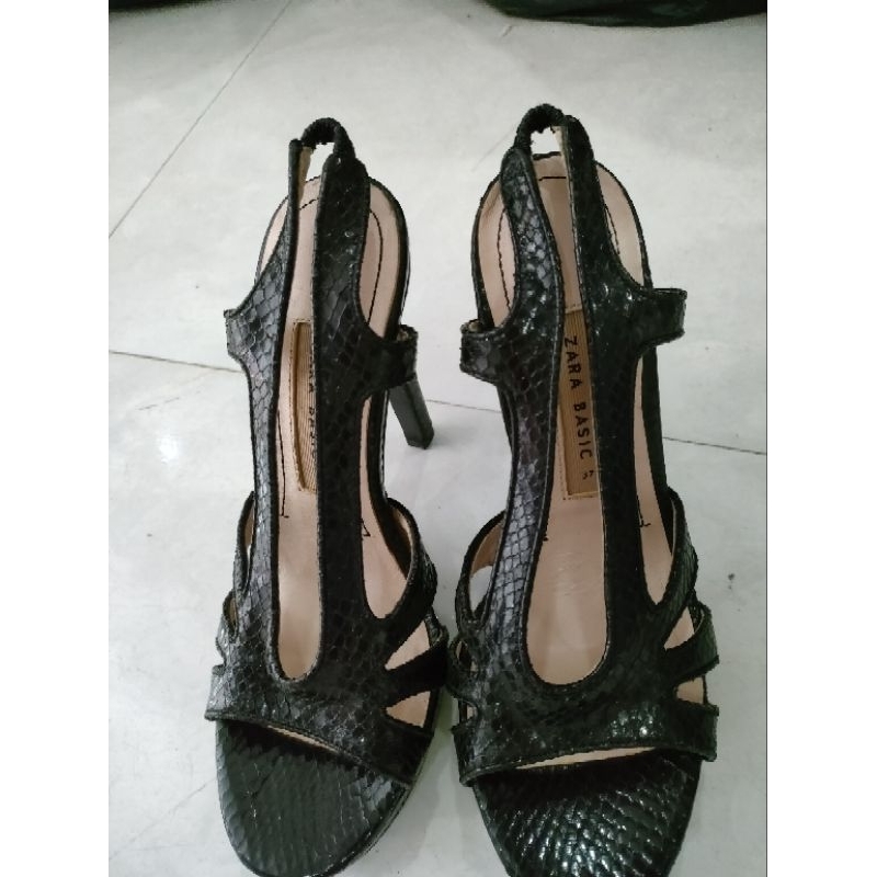 Sandal hiệu Zara xịn sò đây ạ cao 10p size 37