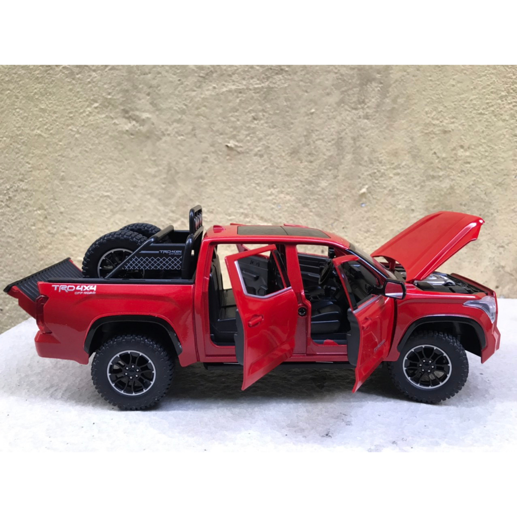 Mô hình xe TOYOTA Pickup Tundra 2023 1:24