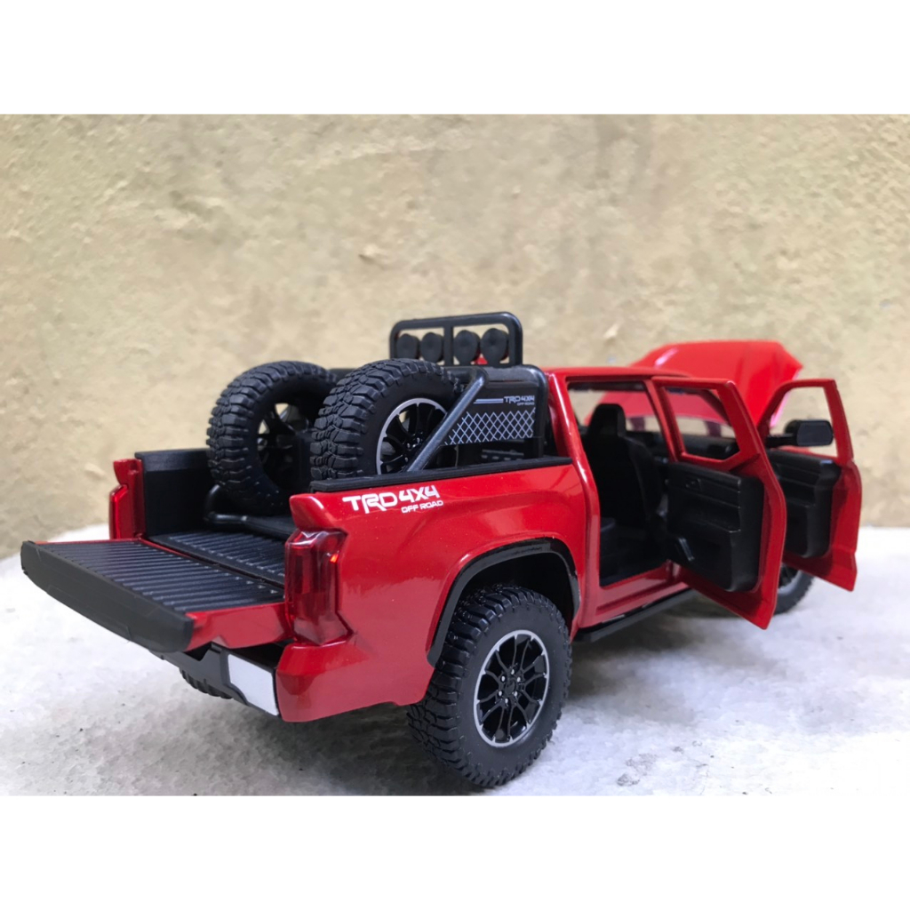 Mô hình xe TOYOTA Pickup Tundra 2023 1:24