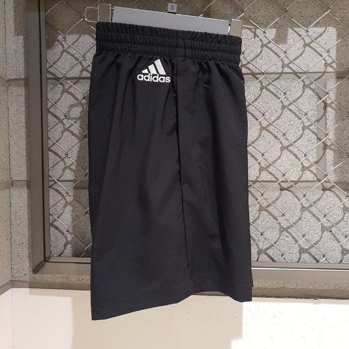 Quần Adidas Short Chelsea Linear Logo size M á form trên gối