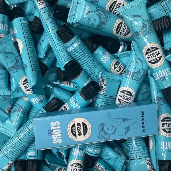 Dưỡng The Shots Vaselin Spain Tây Ban Nha 9g Phun Xăm