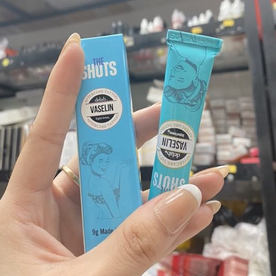 Dưỡng The Shots Vaselin Spain Tây Ban Nha 9g Phun Xăm