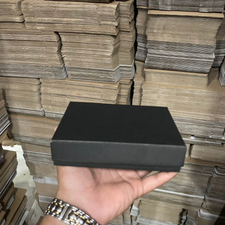Hộp đựng ví màu đen sang trọng - hộp quà tặng - carton giấy cứng tốt size 14x11x3cm