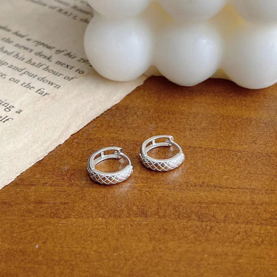 Khuyên tai bạc TLEE, bông tròn viền gạch chéo bản dày cá tính đường kính 10mm TLEE JEWELRY B0537