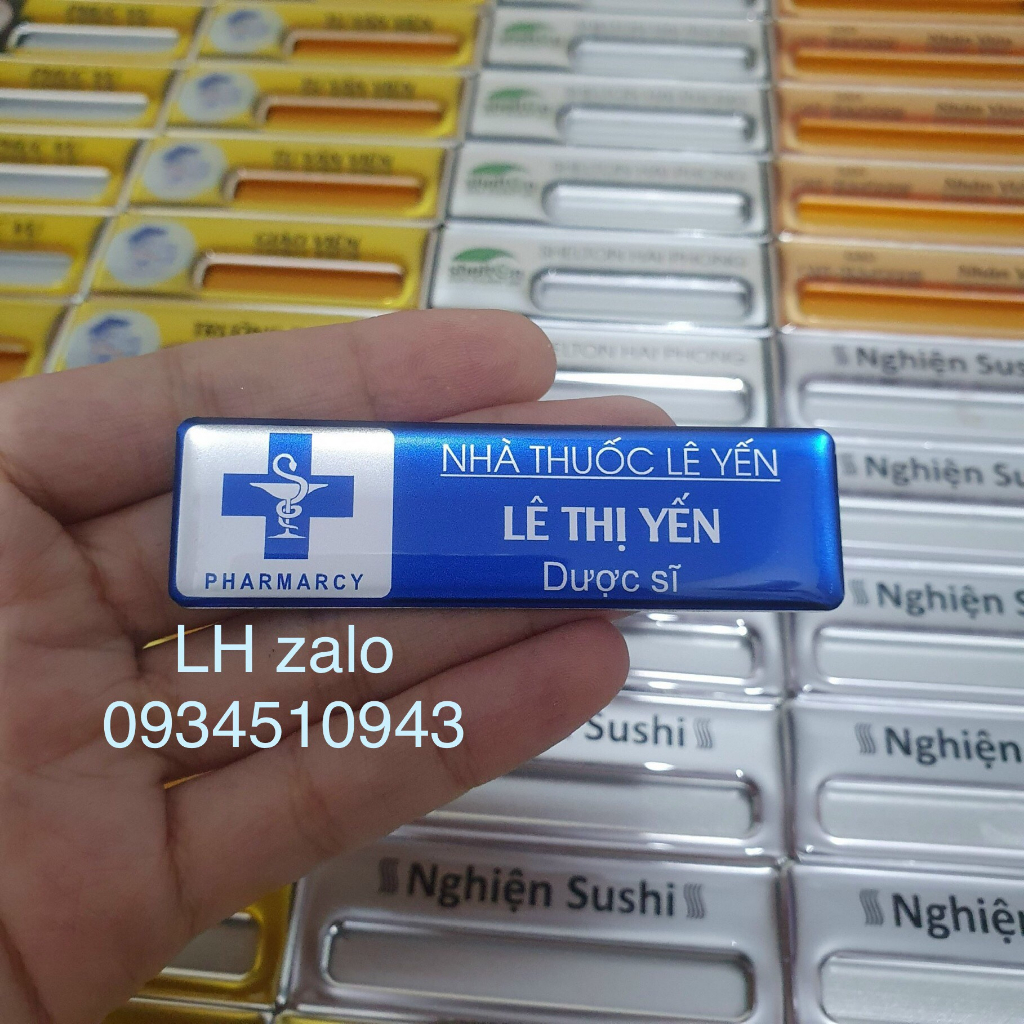 THẺ TÊN CÀI ÁO NHÀ THUỐC DÀNH CHO DƯỢC SĨ  IN THEO YÊU CẦU