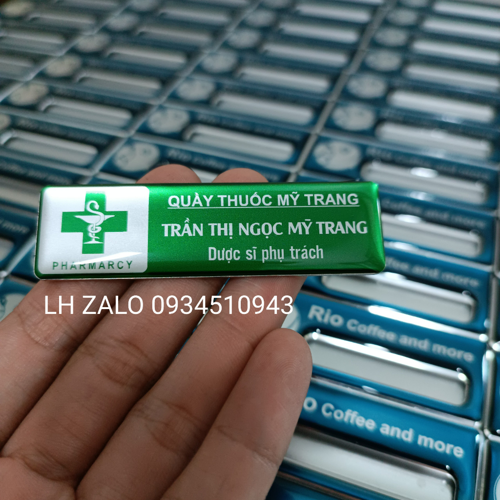 THẺ TÊN CÀI ÁO NHÀ THUỐC DÀNH CHO DƯỢC SĨ  IN THEO YÊU CẦU