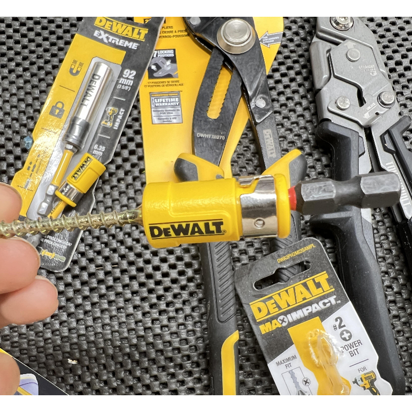 Đầu nam châm tăng lực DEWALT MAXFIT Magnetic Bit Sleeve Set