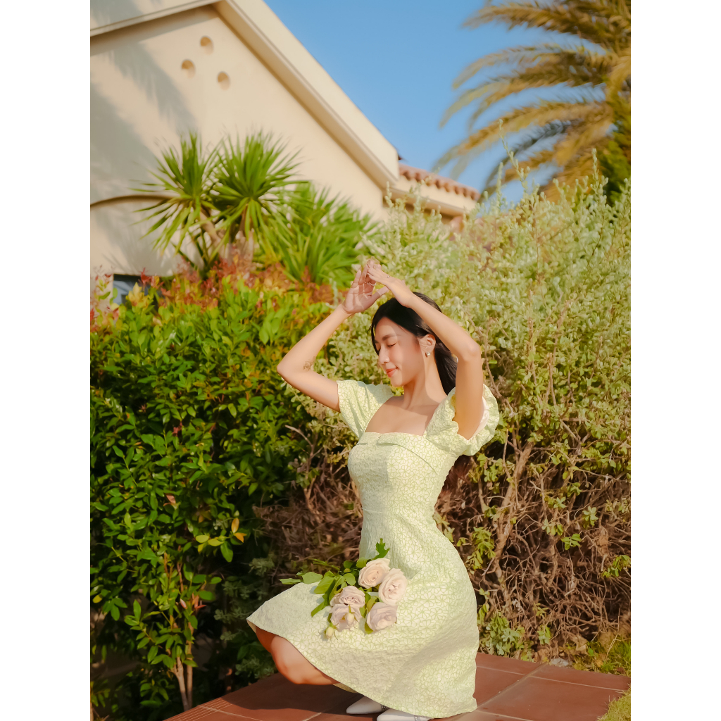 KOOKY HOUSE - ĐẦM DONNA DRESS - Đầm hoa dáng ngắn thiết kế cổ vuông tay chuông nữ tính, nhẹ nhàng