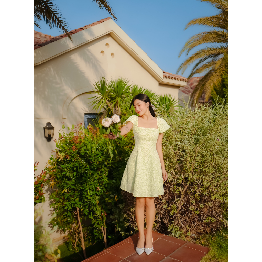 KOOKY HOUSE - ĐẦM DONNA DRESS - Đầm hoa dáng ngắn thiết kế cổ vuông tay chuông nữ tính, nhẹ nhàng
