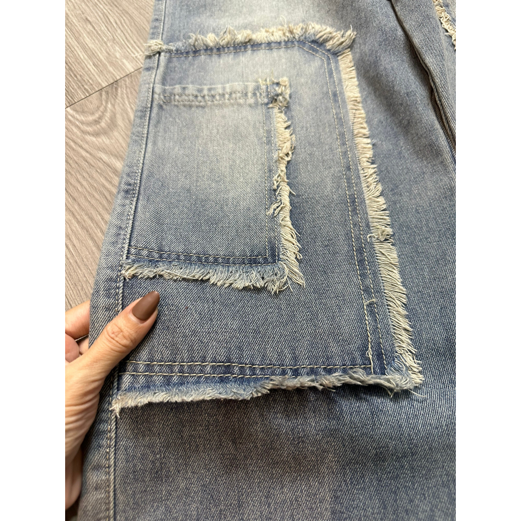 Jeans Túi Hộp Phối Tua Rua Màu Lạ Cá Tính