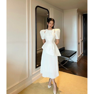 Áo peplum lệch tà khoét vai
