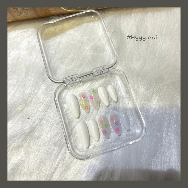 Nailbox 2023 thiết kế , nail box cao cấp  nails sơn trắng phong cách hàn quốc Hy.Nails.