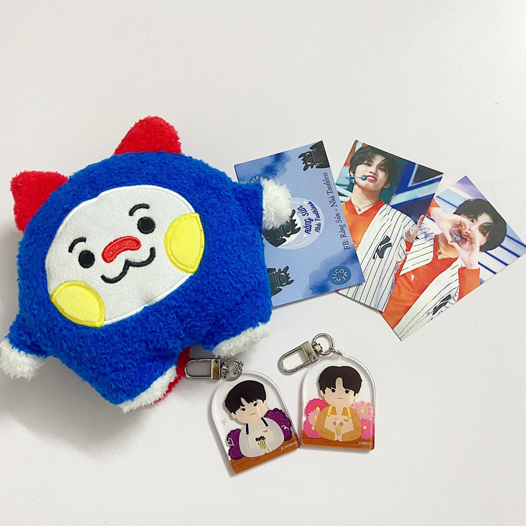 TREASURE KEYRING BLOOMING