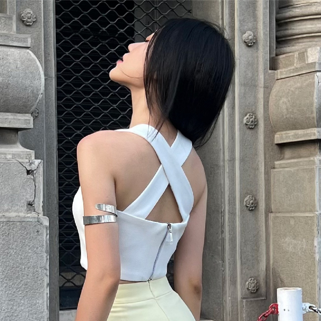 Áo Croptop Deary Top Cúp Ngực Dệt Kim Dây Chéo Phía Sau Khóa Kim Loại | NYA STUDIO