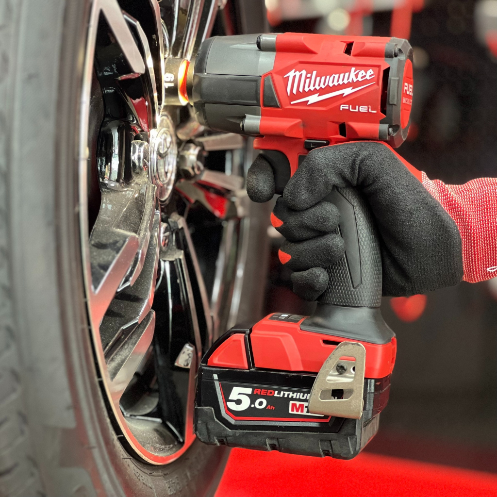 Máy vặn bulong MILWAUKEE M18 FMTIW2F12 chính hãng lực 881Nm - Nghề Mộc