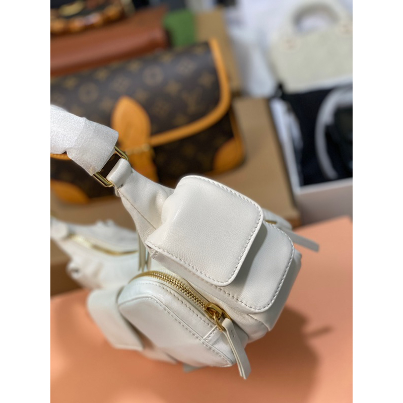 Túi kẹp nách miu miu Nappa leather Pocket bag
