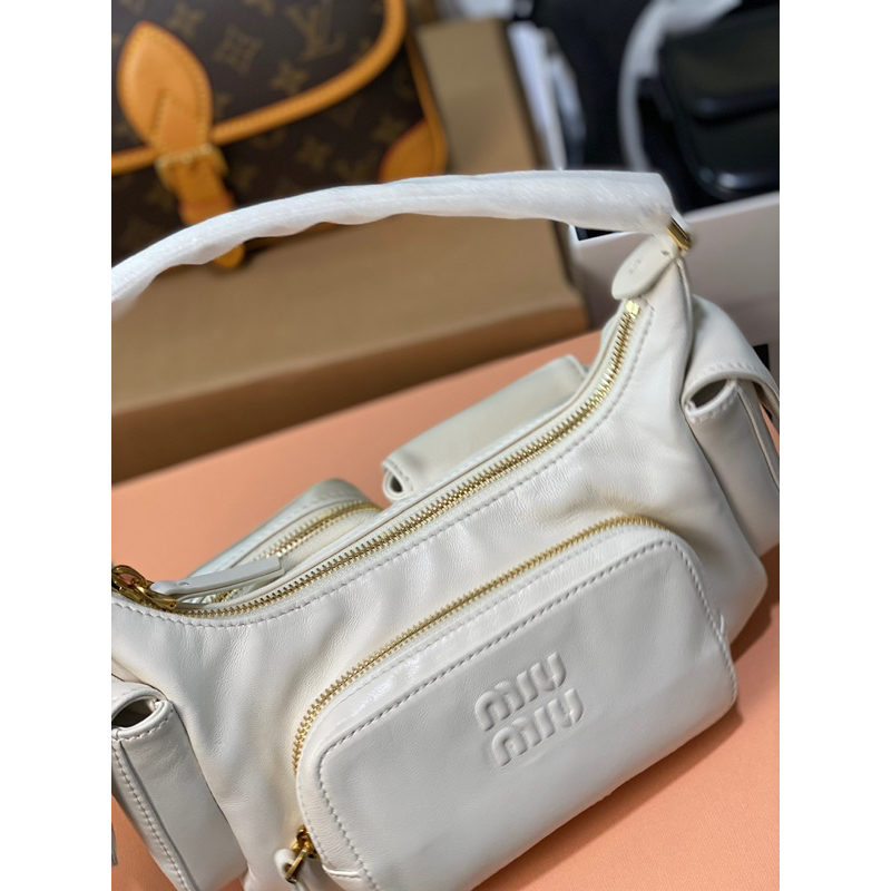 Túi kẹp nách miu miu Nappa leather Pocket bag