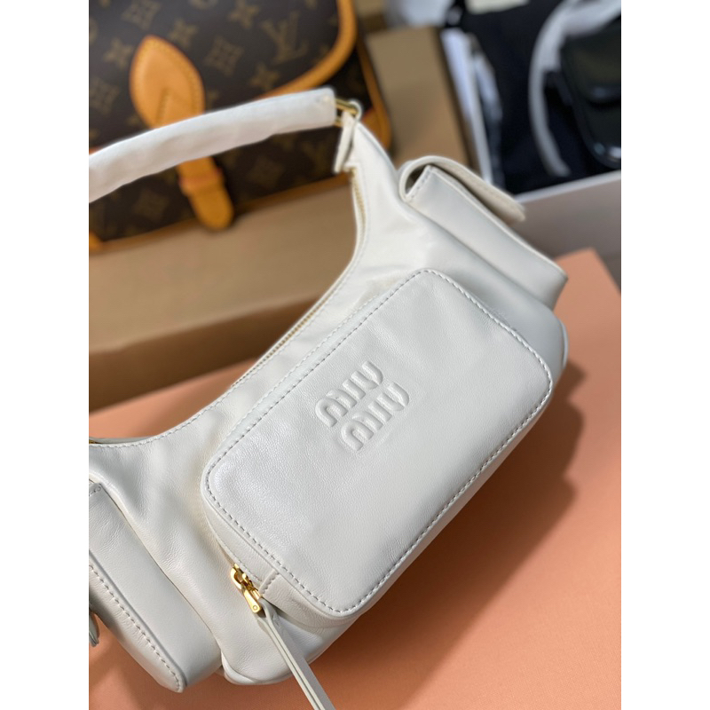 Túi kẹp nách miu miu Nappa leather Pocket bag