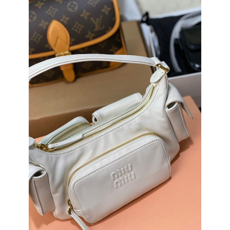 Túi kẹp nách miu miu Nappa leather Pocket bag